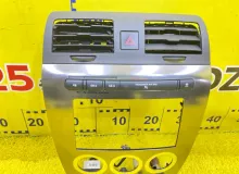 Консоль магнитофона HUMMER H3 2006 20756985 L52, передний