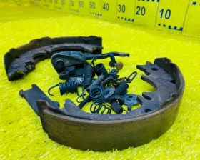 Механизм стояночного тормоза Toyota