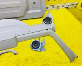Обшивка двери багажника Mitsubishi