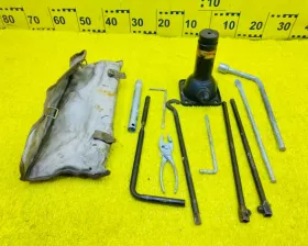 Поддомкратник/ домкрат TOYOTA