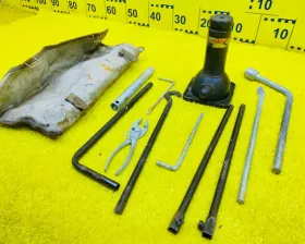Поддомкратник/ домкрат TOYOTA