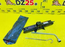Поддомкратник/ домкрат TOYOTA NOAH 2014/Цвет 1F7 0911150051 ZWR80 2ZRFXE, задний