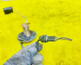 Датчик уровня топлива Suzuki