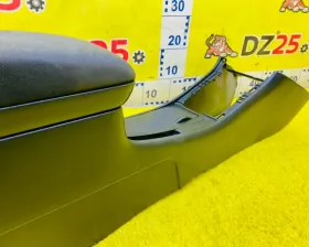 Бардачок между сиденьями Toyota