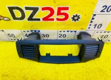 Консоль магнитофона TOYOTA COROLLA RUNX 2004/Цвет 8P1 5540612400B0 NZE124 1NZFE, передний