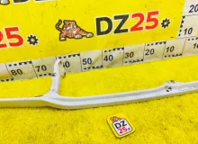 Планка под фары TOYOTA LAND CRUISER 2000/Цвет 057 5390360040 UZJ100W 2UZFE, передняя