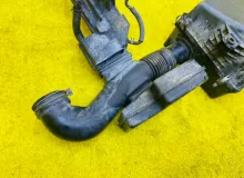 Корпус воздушного фильтра TOYOTA LAND CRUISER 2000/Цвет 057 1770050170 UZJ100W 2UZFE, передний