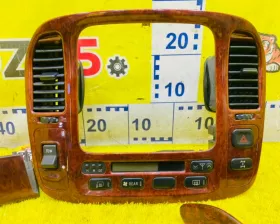 Консоль магнитофона Toyota