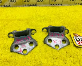 Петли двери багажника TOYOTA