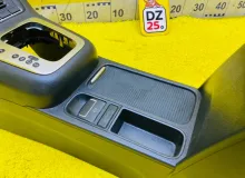 Бардачок между сиденьями VOLKSWAGEN TIGUAN 5N1857307A 5N1, передний
