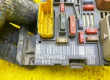 Блок предохранителей PEUGEOT 307 9667044980 RFN/EW10A, передний