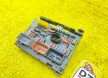 Блок предохранителей PEUGEOT 307 9666700480 RFN/EW10A, передний