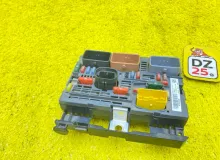 Блок предохранителей PEUGEOT 307 9675879480 RFN/EW10A, передний