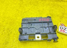 Блок предохранителей PEUGEOT 307 9675879480 RFN/EW10A, передний