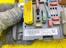 Блок предохранителей PEUGEOT 307 9675879480 RFN/EW10A, передний