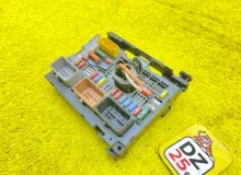 Блок предохранителей PEUGEOT 307 9675877980 RFN/EW10A, передний