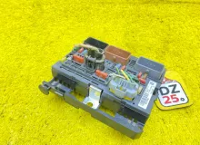 Блок предохранителей PEUGEOT 307 9675879480 RFN/EW10A, передний