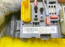 Блок предохранителей PEUGEOT 307 9675879480 RFN/EW10A, передний