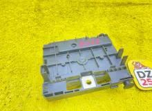 Блок предохранителей PEUGEOT 307 9664706280 RFN/EW10A, передний