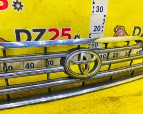 Решетка радиатора TOYOTA