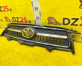 Решетка радиатора Toyota