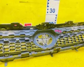 Решетка радиатора Toyota
