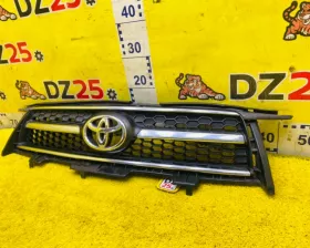 Решетка радиатора Toyota