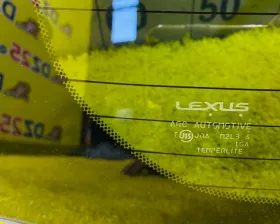 Стекло двери багажника TOYOTA
