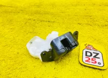 Замок 5-й двери TOYOTA ESQUIRE 2015/Цвет 202 6935028170 ZRR85G 3ZRFAE, задний