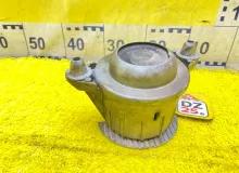 Подушка двигателя Mercedes-Benz C-CLASS 2009 A2042404317 W204 M272E25/272.921/272921, передняя левая