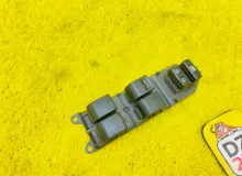Блок управления стеклоподъемниками TOYOTA RAV4 2007 8482042190 ACA33L 2AZFE, передний левый