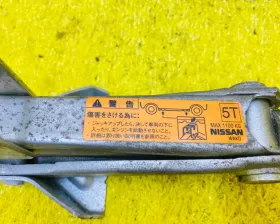 Поддомкратник/ домкрат NISSAN