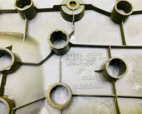 Пластик замка багажника NISSAN
