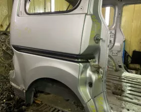 Крыло заднее Nissan