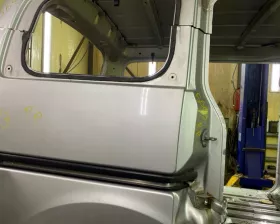 Крыло заднее Nissan