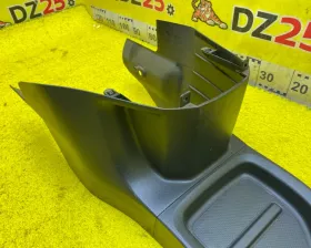 Бардачок между сиденьями Nissan