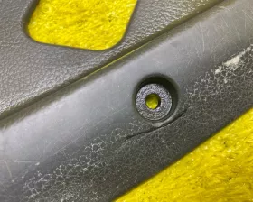 Пластик замка багажника Nissan