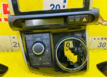 Консоль магнитофона TOYOTA WISH 2012/Цвет 202 5590068200 ZGE20W 2ZRFAE, передний