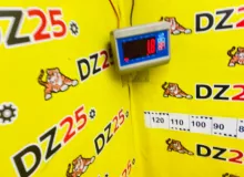Бардачок TOYOTA WISH 2012/Цвет 202 5541068050 ZGE20W 2ZRFAE, передний