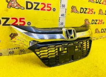 Решетка радиатора HONDA VEZEL 2014/Цвет NH821M 71121T7B00 RU4 LEB, передняя