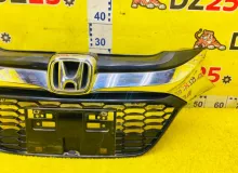 Решетка радиатора HONDA VEZEL 2014/Цвет NH821M 71121T7B00 RU4 LEB, передняя