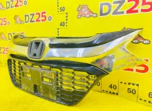 Решетка радиатора HONDA VEZEL 2014/Цвет NH731P 71121T7B00 RU3 LEB, передняя