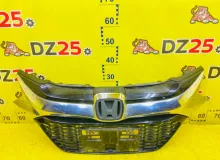 Решетка радиатора HONDA VEZEL 2014/Цвет NH731P 71121T7B00 RU3 LEB, передняя