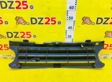 Решетка радиатора Land Rover RANGE ROVER 2006/Цвет 697 DHB500193LQV L322 448PN, передняя