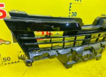 Решетка радиатора TOYOTA VOXY 2014/Цвет 202 5311128680 ZWR80G 2ZRFXE, передняя