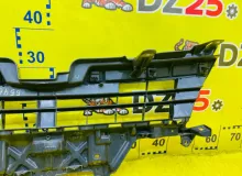 Решетка радиатора TOYOTA VOXY 2014/Цвет 202 5311128680 ZWR80G 2ZRFXE, передняя