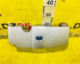 Пластиковая крышка на двс TOYOTA
