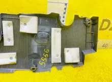 Пластиковая крышка на двс TOYOTA PRIUS 2016/Цвет 070 1260137010 ZVW50 2ZRFXE, передняя
