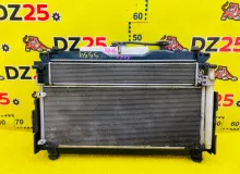 Радиатор основной TOYOTA NOAH 2014/Цвет 202 1640037280 ZWR80G 2ZRFXE, передний