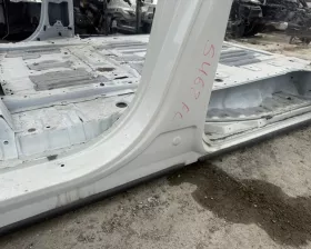 Порог кузова Toyota